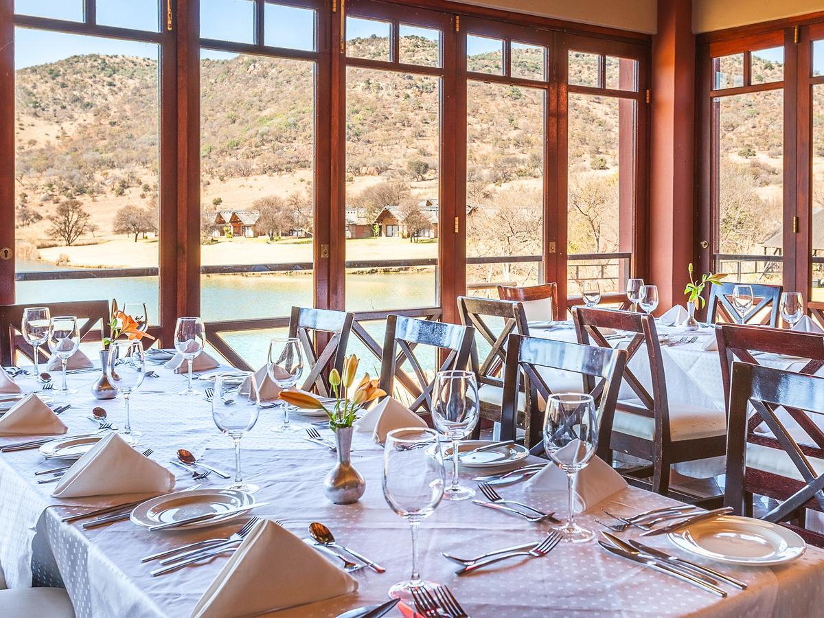 Kloofzicht Lodge & Spa Krugersdorp Ngoại thất bức ảnh The restaurant at the lodge