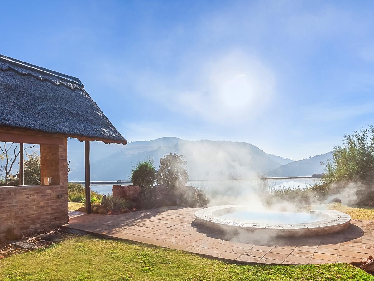 Kloofzicht Lodge & Spa Krugersdorp Ngoại thất bức ảnh Hot springs in the resort